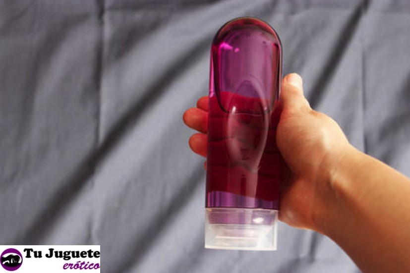 Es muy recomendable usar lubricante con los juguetes sexuales